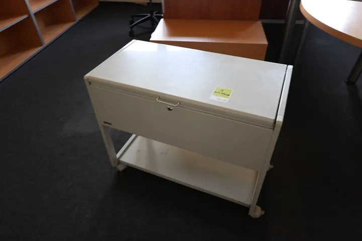 1 x Aktenschrank Maße: 85 x 44 x 68 cm